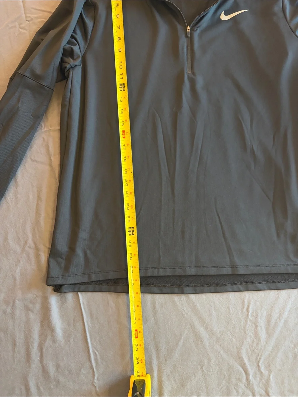 Nike men quarter